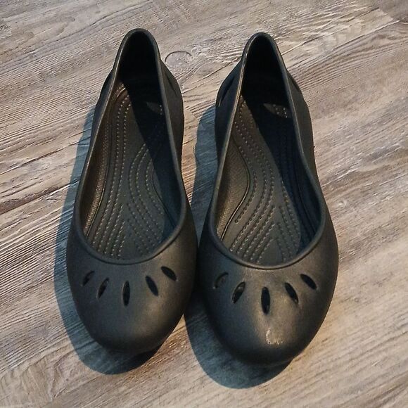 Crocs Black Kelli ballet style slip on flats  Sz 7  NWOT - Picture 2 of 8